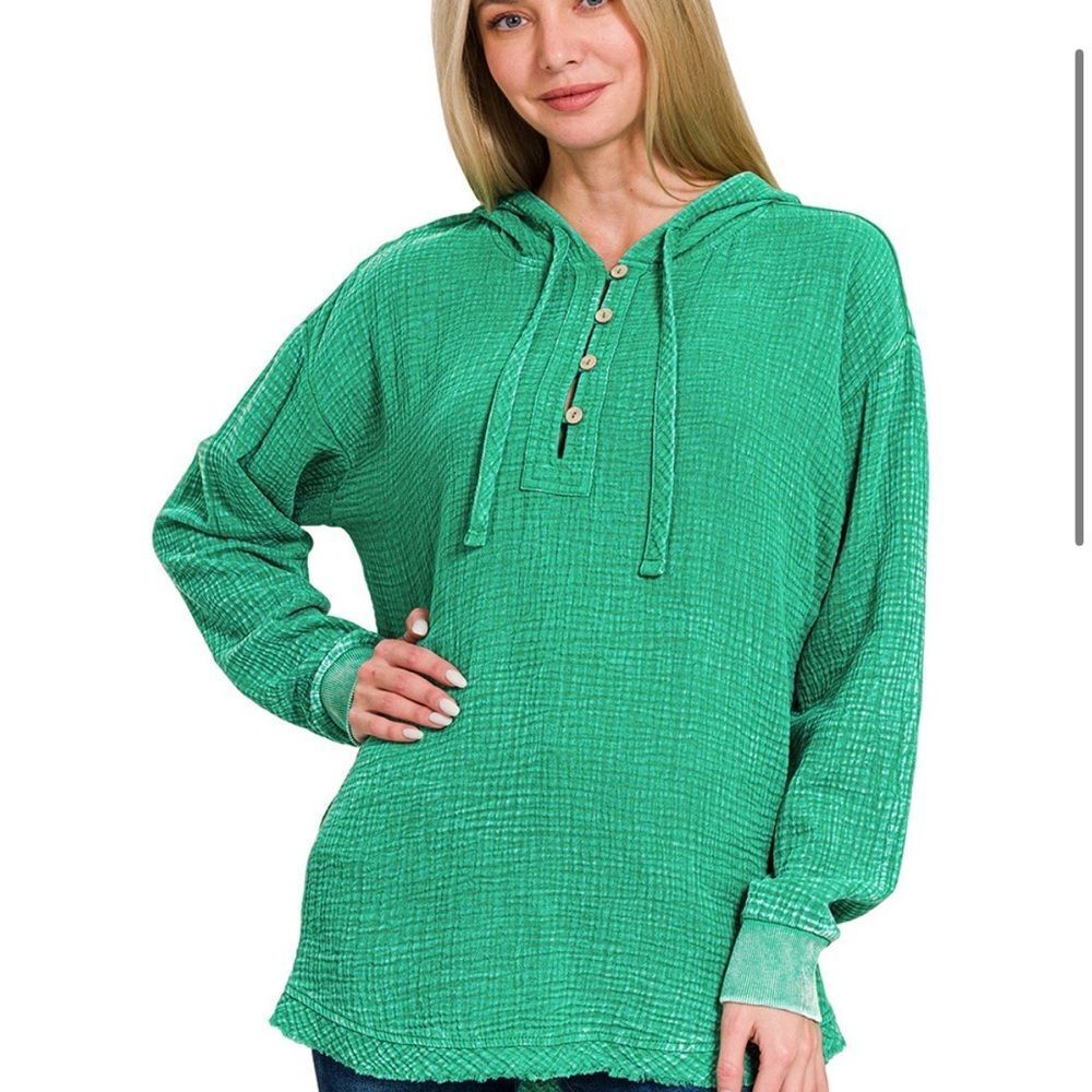 #QTW-7165Y WASHED DOUBLE GAUZE BUTTON CLOSURE HOODIE Green